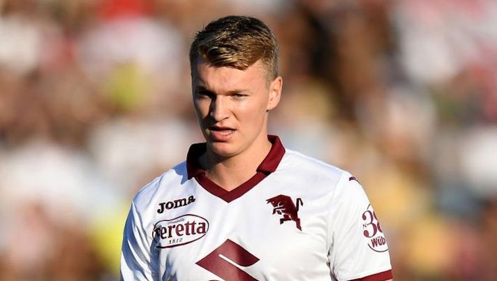 CREMONA, ITALY - AUGUST 27:Perr Schuurs of Torino FC looks on during the Serie A match between US Cremonese and Torino FC at Stadio Giovanni Zini on August 27, 2022 in Cremona, Italy. (Photo by Alessandro Sabattini/Getty Images) Tra asta e scambi, sette volti nuovi che hanno ancora un prezzo «contenuto» al fanta - immagine 1