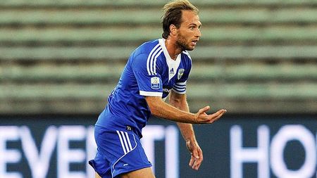 BARI, ITALY - AUGUST 31: Alessandro Budel of Brescia in action during the Serie B match between AS Bari and Brescia Calcio at Stadio San Nicola on August 31, 2013 in Bari, Italy. (Photo by Giuseppe Bellini/Getty Images) BARI, ITALY - AUGUST 31: Alessandro Budel of Brescia in action during the Serie B match between AS Bari and Brescia Calcio at Stadio San Nicola on August 31, 2013 in Bari, Italy. (Photo by Giuseppe Bellini/Getty Images)