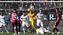Il Cagliari riprende il Napoli (1-1), lotta salvezza: in tre a 20 punti