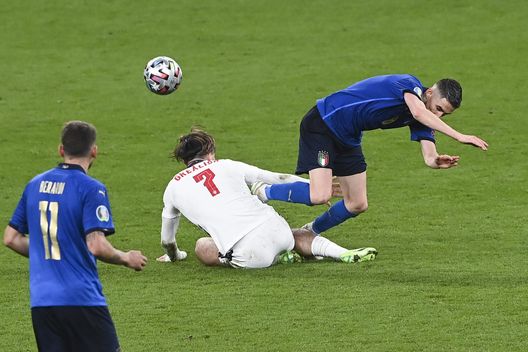 LONDON, ENGLAND - JULY 11: Jack Grealish of England is fouled by Jorginho of Italy during the UEFA Euro 2020 Championship Final between Italy and England at Wembley Stadium on July 11, 2021 in London, England. (Photo by Facundo Arrizabalaga - Pool/Getty Images) LONDON, ENGLAND - JULY 11: Jack Grealish of England is fouled by Jorginho of Italy during the UEFA Euro 2020 Championship Final between Italy and England at Wembley Stadium on July 11, 2021 in London, England. (Photo by Facundo Arrizabalaga - Pool/Getty Images)