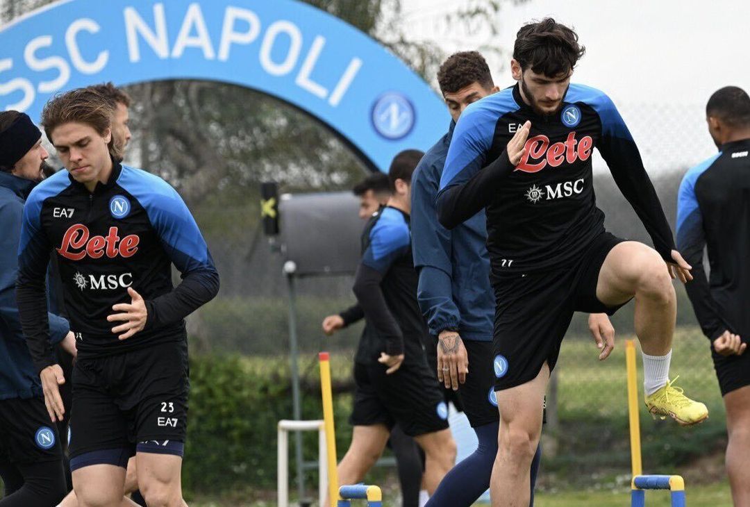 GALLERY Gli scatti della sessione odierna in vista del Milan: Kim e Kvara sorridenti- immagine 1