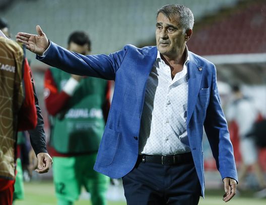 Senol Gunes (Photo by Srdjan Stevanovic/Getty Images) Besiktas, nuovo allenatore: le statistiche da derby di Senol Gunes- immagine 2