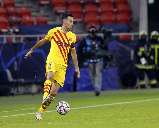 Busquets, getty Barcellona, Busquets si abbassa lo stipendio per aiutare il club: i dettagli- immagine 2