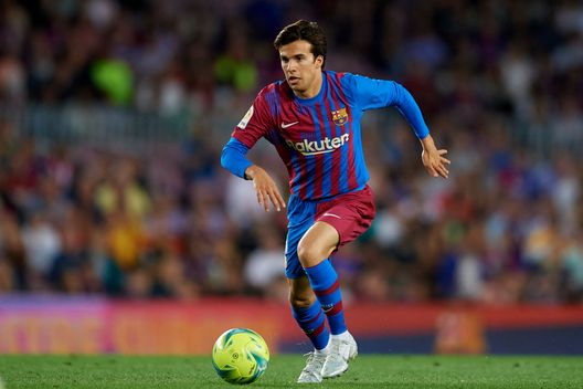 Riqui Puig of Barcelona in action during the LaLiga Santander match between FC Barcelona and Villarreal CF at Camp Nou on May 22, 2022 in Barcelona, Spain. (Photo by Jose Breton/Pics Action/NurPhoto via Getty Images) Riqui Puig non dimentica: “Il Barça mi ha fatto male ma ora sono felice a Los Angeles” - immagine 1