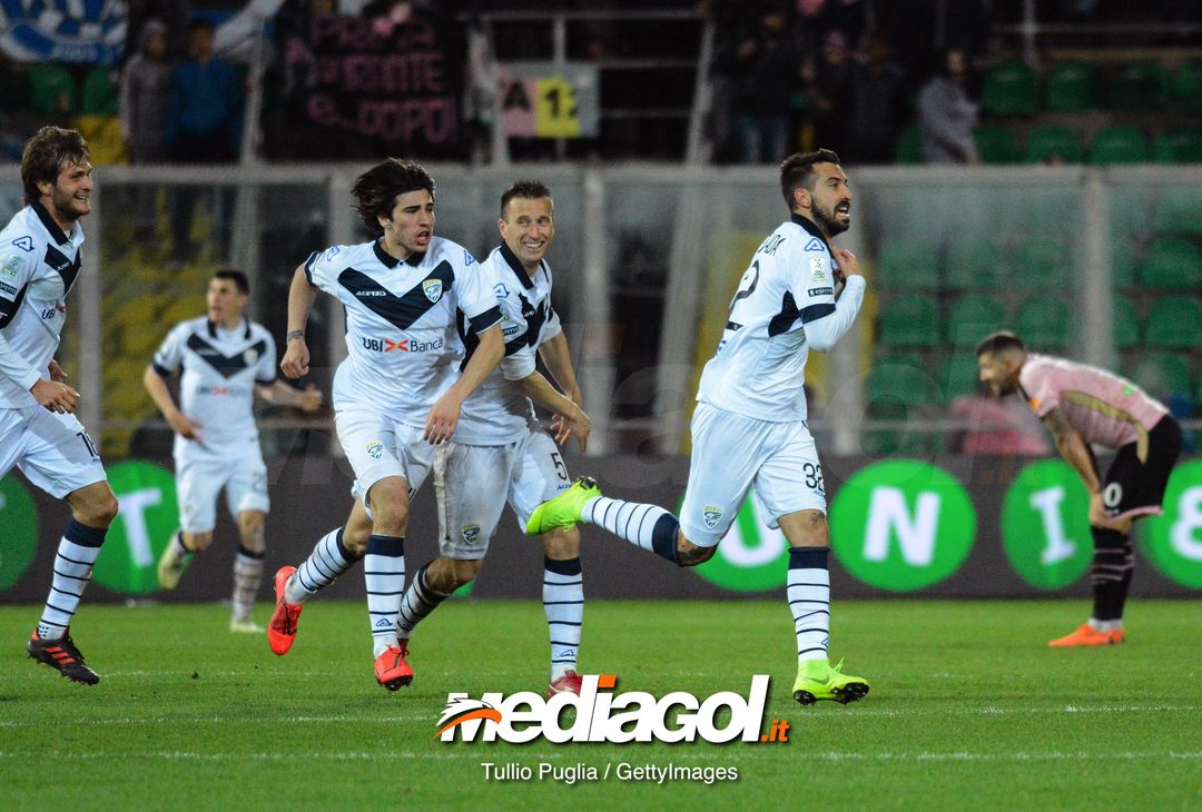  PALERMO, ITALY - FEBRUARY 15: Luca Tremolada of Brescia celebrates after scoring the equalizing goal during the Serie B match between US Citta di Palermo and Brescia at Stadio Renzo Barbera on February 15, 2019 in Palermo, Italy. (Photo by Getty Images/Getty Images) 