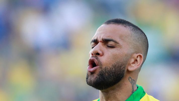 RIO DE JANEIRO, BRAZIL - JULY 07: Dani Alves of Brazil sings the national anthem prior to the Copa America Brazil 2019 Final match between Brazil and Peru at Maracana Stadium on July 07, 2019 in Rio de Janeiro, Brazil. (Photo by Bruna Prado/Getty Images) RIO DE JANEIRO, BRAZIL - JULY 07: Dani Alves of Brazil sings the national anthem prior to the Copa America Brazil 2019 Final match between Brazil and Peru at Maracana Stadium on July 07, 2019 in Rio de Janeiro, Brazil. (Photo by Bruna Prado/Getty Images)