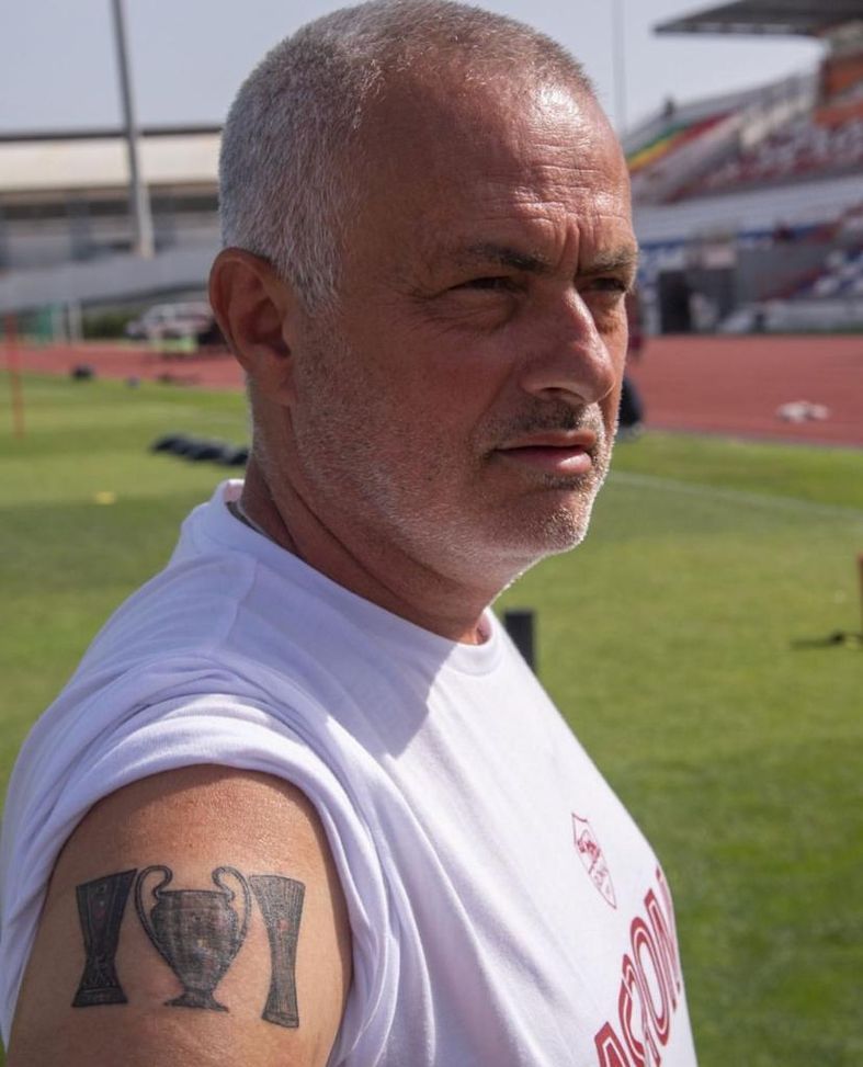 Mourinho, ecco il tatuaggio con tutti i trofei europei vinti: “Posso averlo solo io”- immagine 2