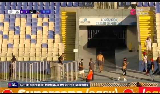 Gravi incidenti: fermato il derby di Supercoppa Cilena, poi la vittoria del Colo Colo- immagine 2