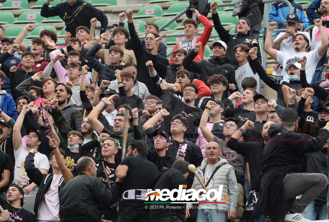 FOTO, i tifosi allo stadio per Palermo – Avellino 1-1 (Gallery) - immagine 32