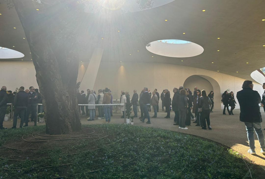 GALLERY VN – La camera ardente per Joe Barone. Tra i presenti Marotta e DeLa - immagine 22