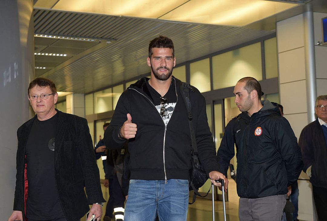  New As Roma signing Alisson Becker is seen at Fiumicino Airport on May 17, 2016 in Rome, Italy. 