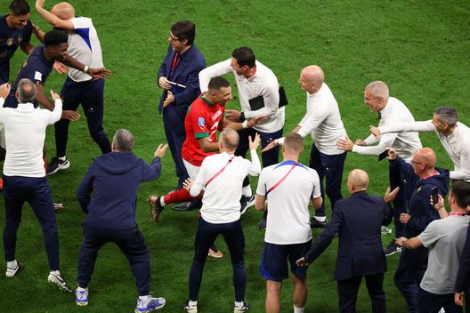 Getty Images Marocco eliminato. Mbappé consola Hakimi e sfila con la sua maglia- immagine 2