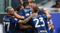 Inter straripante affonda il Genoa. Sassuolo passa a Verona