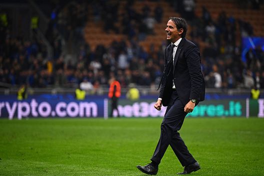 MILAN, ITALY - MAY 06: Head coach of FC Internazionale Milano Simone Inzaghi celebrates after the victory during the UEFA Champions League 2024/25 Semi Final Second Leg match between FC Internazionale Milano and FC Barcelona at Giuseppe Meazza Stadium on May 06, 2025 in Milan, Italy. (Photo by Mattia Ozbot - Inter/Inter via Getty Images)