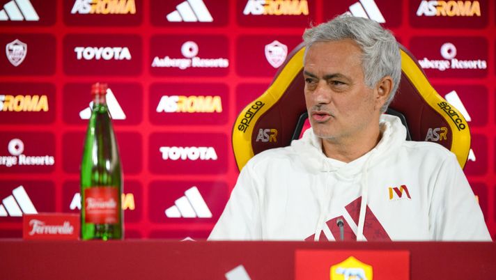 Mourinho: “L’infortunio di Smalling ha rovinato tutto. Huijsen forte, ma è della Juve” - immagine 1