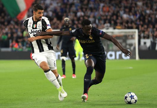 TURIN, ITALY - MAY 09: Benjamin Mendy of AS Monaco holds off Sami Khedira of Juventus during the UEFA Champions League Semi Final second leg match between Juventus and AS Monaco at Juventus Stadium on May 9, 2017 in Turin, Italy. (Photo by Richard Heathcote/Getty Images)   TURIN, ITALY - MAY 09: Benjamin Mendy of AS Monaco holds off Sami Khedira of Juventus during the UEFA Champions League Semi Final second leg match between Juventus and AS Monaco at Juventus Stadium on May 9, 2017 in Turin, Italy. (Photo by Richard Heathcote/Getty Images)