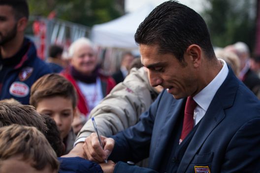 Moreno Longo firma autografi al Filadelfia (foto Biscotti) Moreno Longo firma autografi al Filadelfia (foto Biscotti)