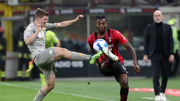 MILAN, ITALY - APRIL 15: Rafael Leao of AC Milan is challenged by Morten Frendrup of Genoa during the Serie A match between AC Milan and Genoa CFC at Stadio Giuseppe Meazza on April 15, 2022 in Milan, Italy. (Photo by Marco Luzzani/Getty Images) MILAN, ITALY - APRIL 15: Rafael Leao of AC Milan is challenged by Morten Frendrup of Genoa during the Serie A match between AC Milan and Genoa CFC at Stadio Giuseppe Meazza on April 15, 2022 in Milan, Italy. (Photo by Marco Luzzani/Getty Images)