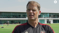 Calcio, De Boer: “Semplicemente ridicolo pensare di pagare le donne come gli uomini visto che…”