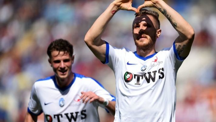 Atalanta midfielder from Slovenia Jasmin Kurtic celebrates after scoring during the Italian Serie A football match AS Roma vs Atalanta at the Olympic Stadium in Rome on April 15, 2017. / AFP PHOTO / FILIPPO MONTEFORTE (Photo credit should read FILIPPO MONTEFORTE/AFP/Getty Images) Atalanta, la formazione ufficiale per l’Apollon: fuori Toloi, gioca Kurtic - immagine 1