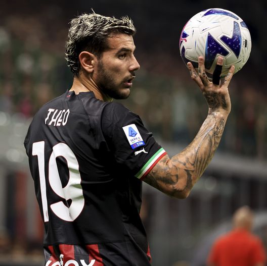 Theo Hernández (difensore AC Milan), qui durante Milan-Juventus 2-0 (Serie A 2022-2023) | News (Getty Images)