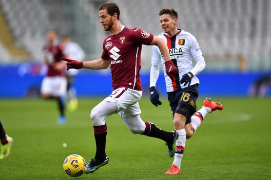  TURIN, ITALY - FEBRUARY 13: Cristian Ansaldi of Torino FC runs with the ball during the Serie A match between Torino FC and Genoa CFC at Stadio Olimpico di Torino on February 13, 2021 in Turin, Italy. Sporting stadiums around Italy remain under strict restrictions due to the Coronavirus Pandemic as Government social distancing laws prohibit fans inside venues resulting in games being played behind closed doors. (Photo by Valerio Pennicino/Getty Images) 