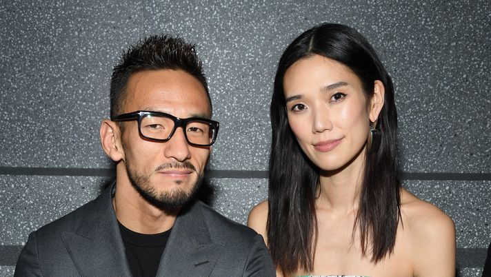 PARIS, FRANCE - MARCH 05: Hidetoshi Nakata and Tao Okamoto attendthe Louis Vuitton show as part of the Paris Fashion Week Womenswear Fall/Winter 2019/2020  on March 05, 2019 in Paris, France. (Photo by Pascal Le Segretain/Getty Images) 