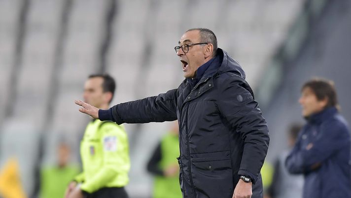 TURIN, ITALY - MARCH 08: head coach of Juventus Maurizio Sarri shouts to his players during the Serie A match between Juventus and FC Internazionale at Allianz Stadium played behind closed doors after rules to limit the spread of Covid-19 have been put in place on March 8, 2020 in Turin, Italy. (Photo by Daniele Badolato - Juventus FC/Juventus FC via Getty Images) La lista dei convocati di Maurizio Sarri: out Gila e Immobile - immagine 1