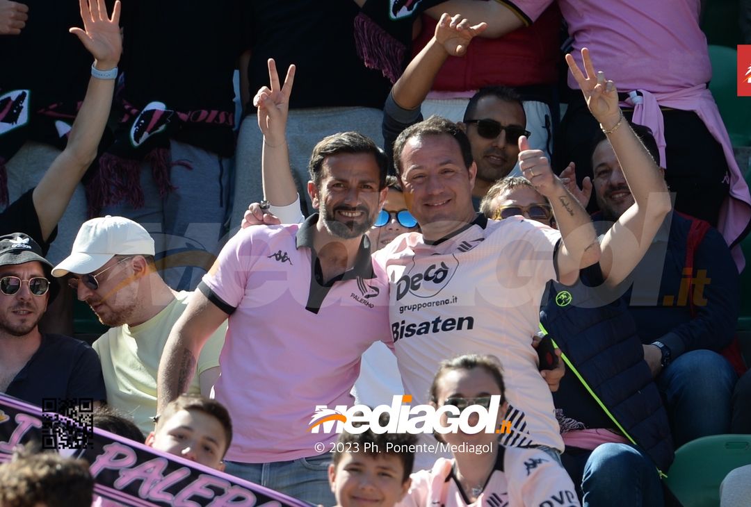 FOTOTIFO Palermo-Spal 2-1, gli scatti ai tifosi al “Renzo Barbera” (GALLERY) - immagine 70