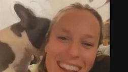 Federica Pellegrini prova a fare la doccia ma… (VIDEO)