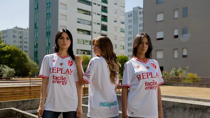 Padova, ecco la nuova maglia. Esordirà domani sera contro lo Spezia - immagine 1