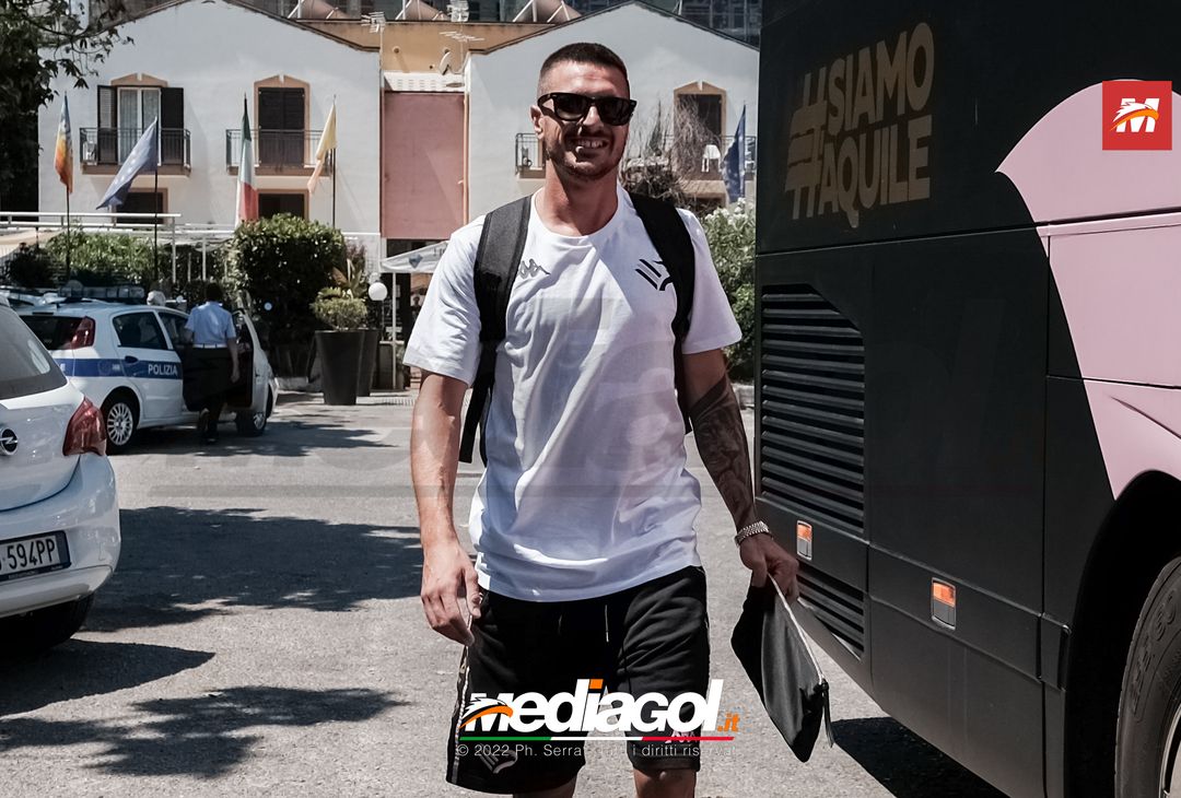 FOTO Torino-Palermo, rosanero in partenza dall’hotel (Gallery) - immagine 30