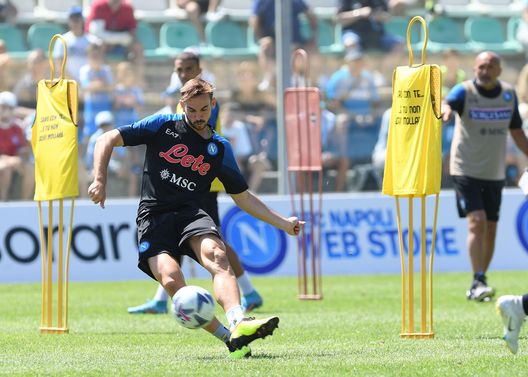 (Photo by SSC NAPOLI/SSC NAPOLI via Getty Images) Dalla Francia – Fabian atteso a Parigi, oggi possibile giorno decisivo: i dettagli- immagine 2