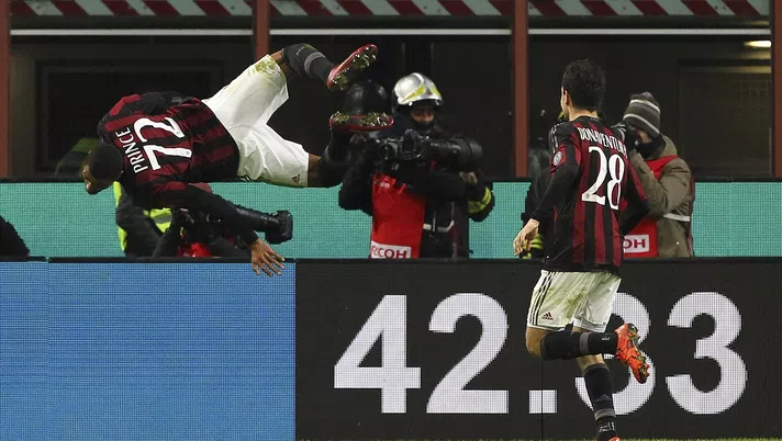 Kevin-Prince Boateng festeggia il gol in Milan - Fiorentina (credits: GETTY Images)