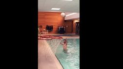 VIDEO / Chelsea, Chilwell sfida Havertz a basket… in piscina