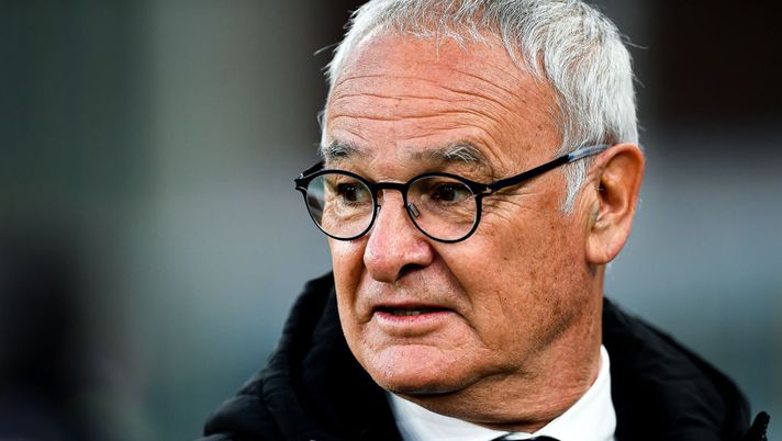 GENOA, ITALY - MAY 22: Claudio Ranieri head coach of Sampdoria looks on before the Serie A match between UC Sampdoria and Parma Calcio at Stadio Luigi Ferraris on May 22, 2021 in Genoa, Italy. (Photo by Getty Images) GENOA, ITALY - MAY 22: Claudio Ranieri head coach of Sampdoria looks on before the Serie A match between UC Sampdoria and Parma Calcio at Stadio Luigi Ferraris on May 22, 2021 in Genoa, Italy. (Photo by Getty Images)