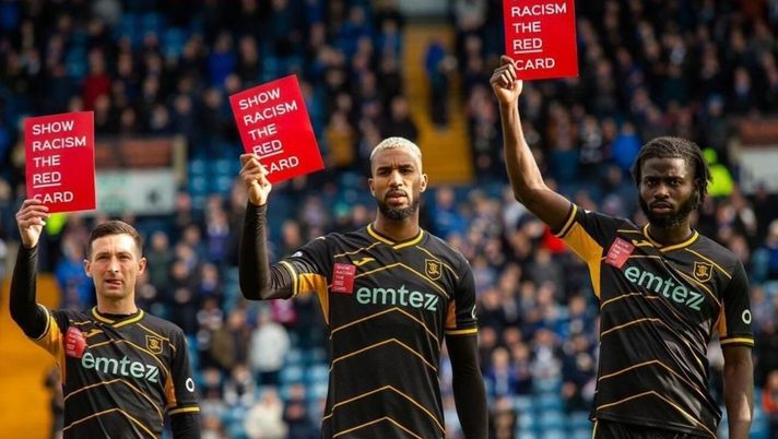 Cipro, pugno e calci al derby di Limassol: reazione a continui insulti razzisti! - immagine 1