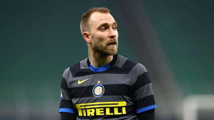 MILAN, ITALY - JANUARY 30: Christian Eriksen of Internazionale looks on during the Serie A match between FC Internazionale and Benevento Calcio at Stadio Giuseppe Meazza on January 30, 2021 in Milan, Italy. Sporting stadiums around Italy remain under strict restrictions due to the Coronavirus Pandemic as Government social distancing laws prohibit fans inside venues resulting in games being played behind closed doors. (Photo by Marco Luzzani/Getty Images) I voti ufficiali al fantacalcio: Lukaku come Lautaro, brilla Eriksen! Bene anche Sanchez - immagine 1