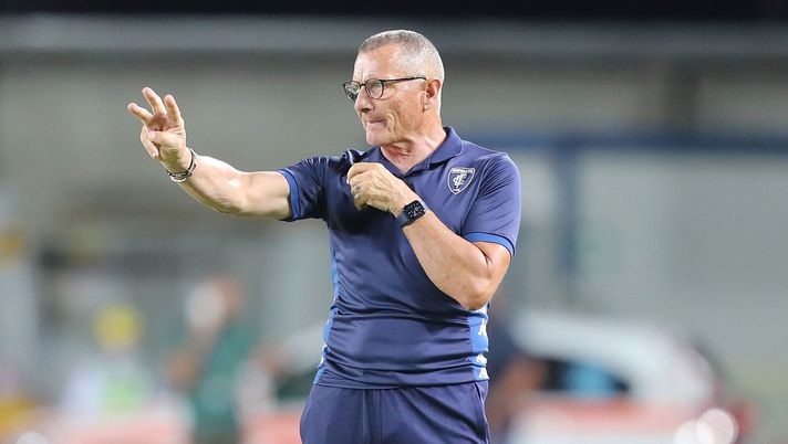 EMPOLI, ITALY - AUGUST 21: Aurelio Andreazzoli manager of Empoli FC gestures during the Serie A match between Empoli FC v SS Lazio at Stadio Carlo Castellani on August 21, 2021 in Empoli, Italy.  (Photo by Gabriele Maltinti/Getty Images) 
