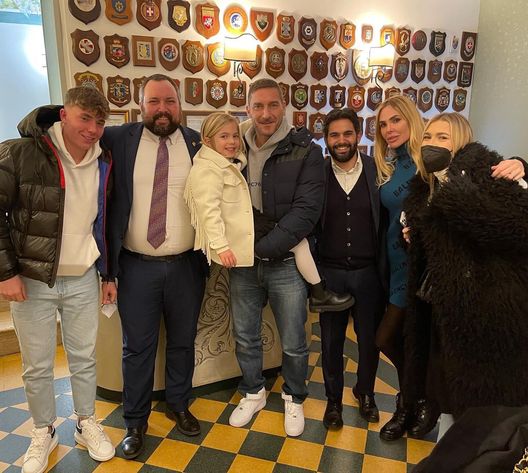Totti e Ilary Blasi a cena con la famiglia il 22 febbraio 2022 @ Instagram Vincenzo Rinaldi totti ilary rinaldi quirinale isabel famiglia cristian