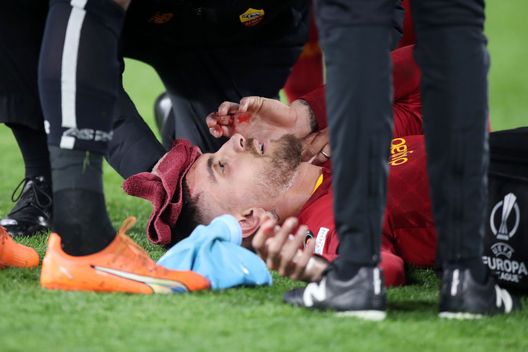 Getty Images Mourinho, ricorso respinto e protesta con le manette. Roma-Sassuolo: infermeria piena- immagine 2