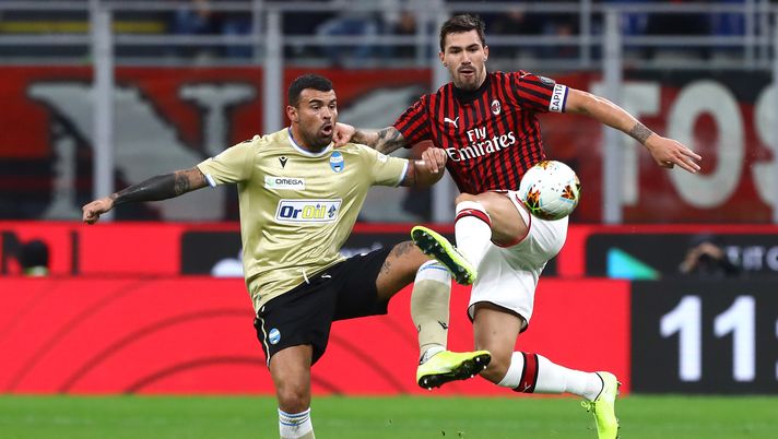 Alessio Romagnoli e Andrea Petagna in Milan-Spal, Getty Images 