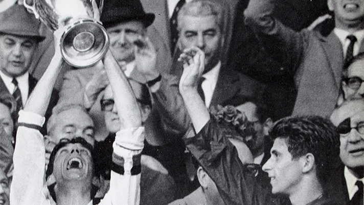 Cesare Maldini alza la prima Coppa dei Campioni (credits: acmilan.com) 