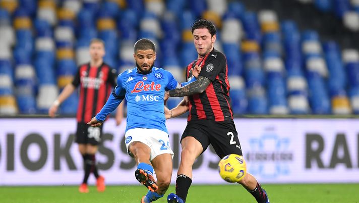 NAPLES, ITALY - NOVEMBER 22: Lorenzo Insigne of S.S.C. Napoli battles for possession with Davide Calabria of A.C. Milan during the Serie A match between SSC Napoli and AC Milan at Stadio San Paolo on November 22, 2020 in Naples, Italy. Sporting stadiums around Italy remain under strict restrictions due to the Coronavirus Pandemic as Government social distancing laws prohibit fans inside venues resulting in games being played behind closed doors. (Photo by Francesco Pecoraro/Getty Images) NAPLES, ITALY - NOVEMBER 22: Lorenzo Insigne of S.S.C. Napoli battles for possession with Davide Calabria of A.C. Milan during the Serie A match between SSC Napoli and AC Milan at Stadio San Paolo on November 22, 2020 in Naples, Italy. Sporting stadiums around Italy remain under strict restrictions due to the Coronavirus Pandemic as Government social distancing laws prohibit fans inside venues resulting in games being played behind closed doors. (Photo by Francesco Pecoraro/Getty Images)
