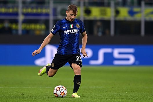 MILAN, ITALY - SEPTEMBER 15: Nicolò Barella of FC Internazionale in action during the UEFA Champions League group D match between Inter and Real Madrid at Giuseppe Meazza Stadium on September 15, 2021 in Milan, Italy. (Photo by Mattia Ozbot - Inter/Inter via Getty Images) MILAN, ITALY - SEPTEMBER 15: Nicolò Barella of FC Internazionale in action during the UEFA Champions League group D match between Inter and Real Madrid at Giuseppe Meazza Stadium on September 15, 2021 in Milan, Italy. (Photo by Mattia Ozbot - Inter/Inter via Getty Images)
