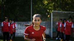 Farkhunda Muhtaj al derby di Barcellona: serata d’onore per la capitana dell’Afghanistan