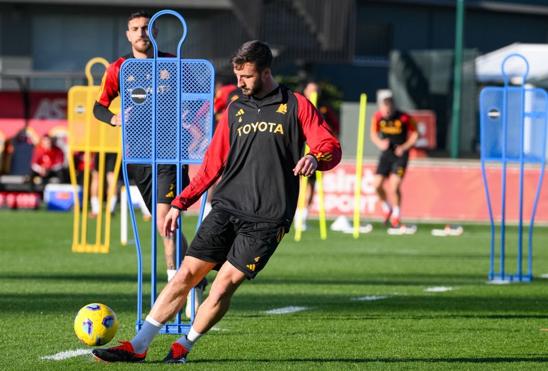 Trigoria, vigilia di Frosinone-Roma: la ‘festa’ dei compagni a Celik – FOTO GALLERY - immagine 27