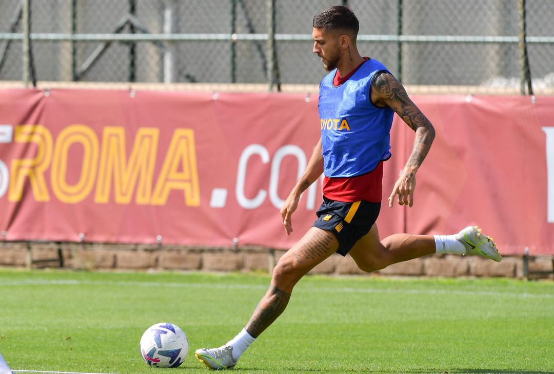 La Roma lavora sotto il sole di Trigoria – FOTO GALLERY - immagine 14