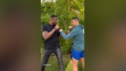 VIDEO/ Cristiano Ronaldo sfida Ngannou: ecco come finisce…