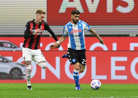 Elseid Hysaj, terzino del Napoli in scadenza a giugno 2021, in azione contro il Milan Elseid Hysaj, terzino del Napoli in scadenza a giugno 2021, in azione contro il Milan